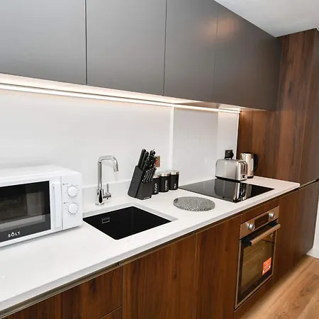 Modern & Cosy 1 Bedroom In *