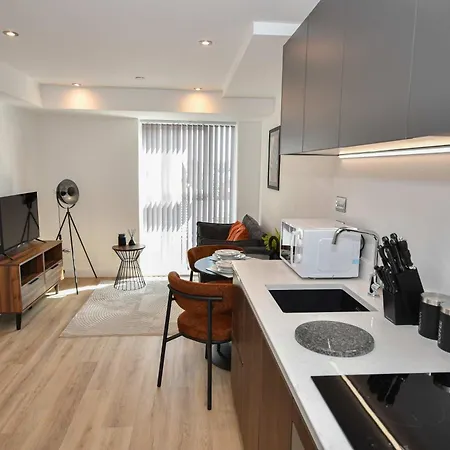 Modern & Cosy 1 Bedroom In Apartment *