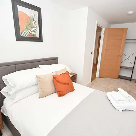 Modern & Cosy 1 Bedroom In Apartment *
